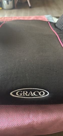 Booster seat like new washed and cleaned