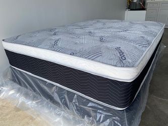 Cal King Euro Bamboo Pillow Top!•••