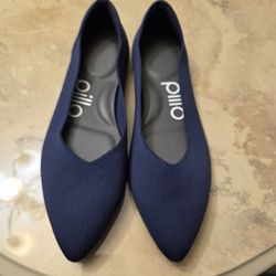 NWOT Pillo Flats 