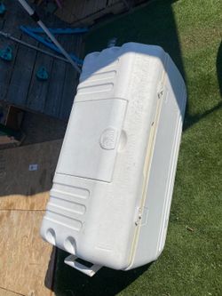 Ice chest