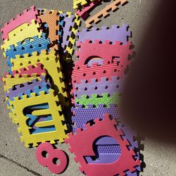 Foam interlocking and kindergarten card game