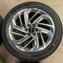 2026 NAVIGATOR RIMS OEM & BRAND NEW TIRES......( 100% TREAD )
