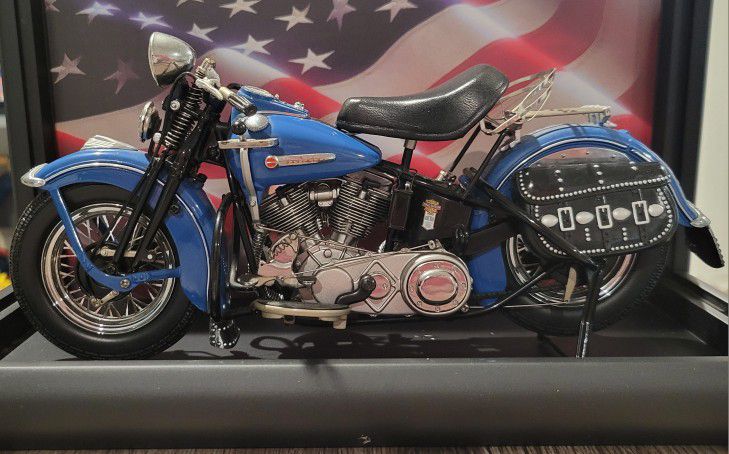 Franklin Mint 1948 Harley-Davidson Panhead Motorcycle 1:10 Scale