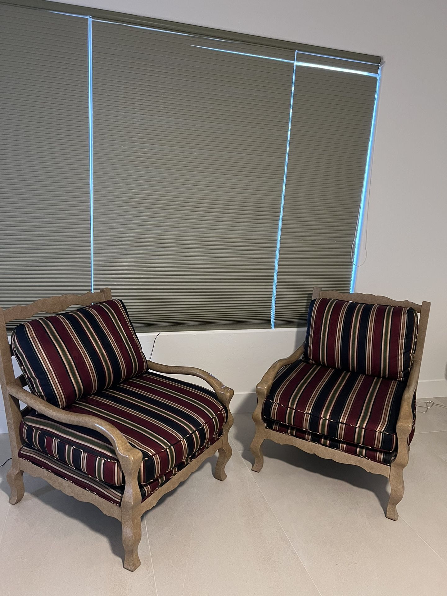 Accent Chairs (set of 2)