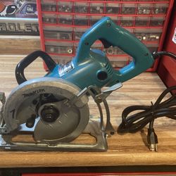 Saw MAKITA Circular Saw, New Condition 