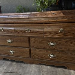 Vanity w/ dresser and night stand