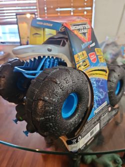 Monster Jam Megalodon Storm