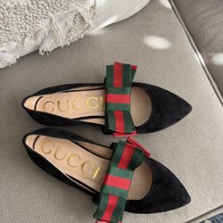 Gucci flats 