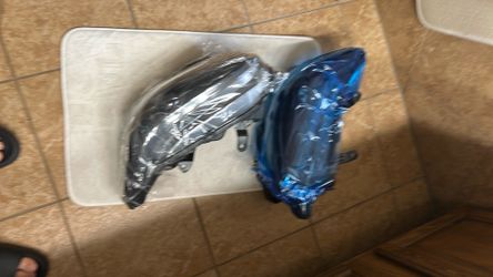 2022 Tacoma headlight housing no bulbs