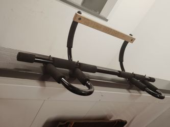 Door Frame Pull-Up Bar with Wooden Grip