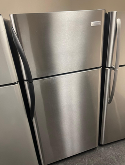 Frigidaire Top Freezer Fridge – Stainless, Ice Maker
