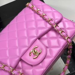 Chanel flap bag 1113 30x18x8cm for Sale in Miami, FL - OfferUp