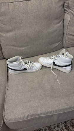 Size 9 Nike shoes
