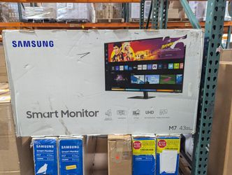 43" Smart Monitor M7 (M70D) 4K UHD with Streaming TV, Speakers and USB-C