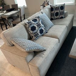 Nice Furniture For Sale With Tables 800 Or Best Offer