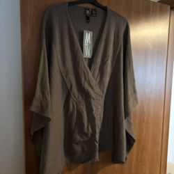 Marla Wynne  Short Sleeve V-Neckline Poncho Sweater 2XL/3XL