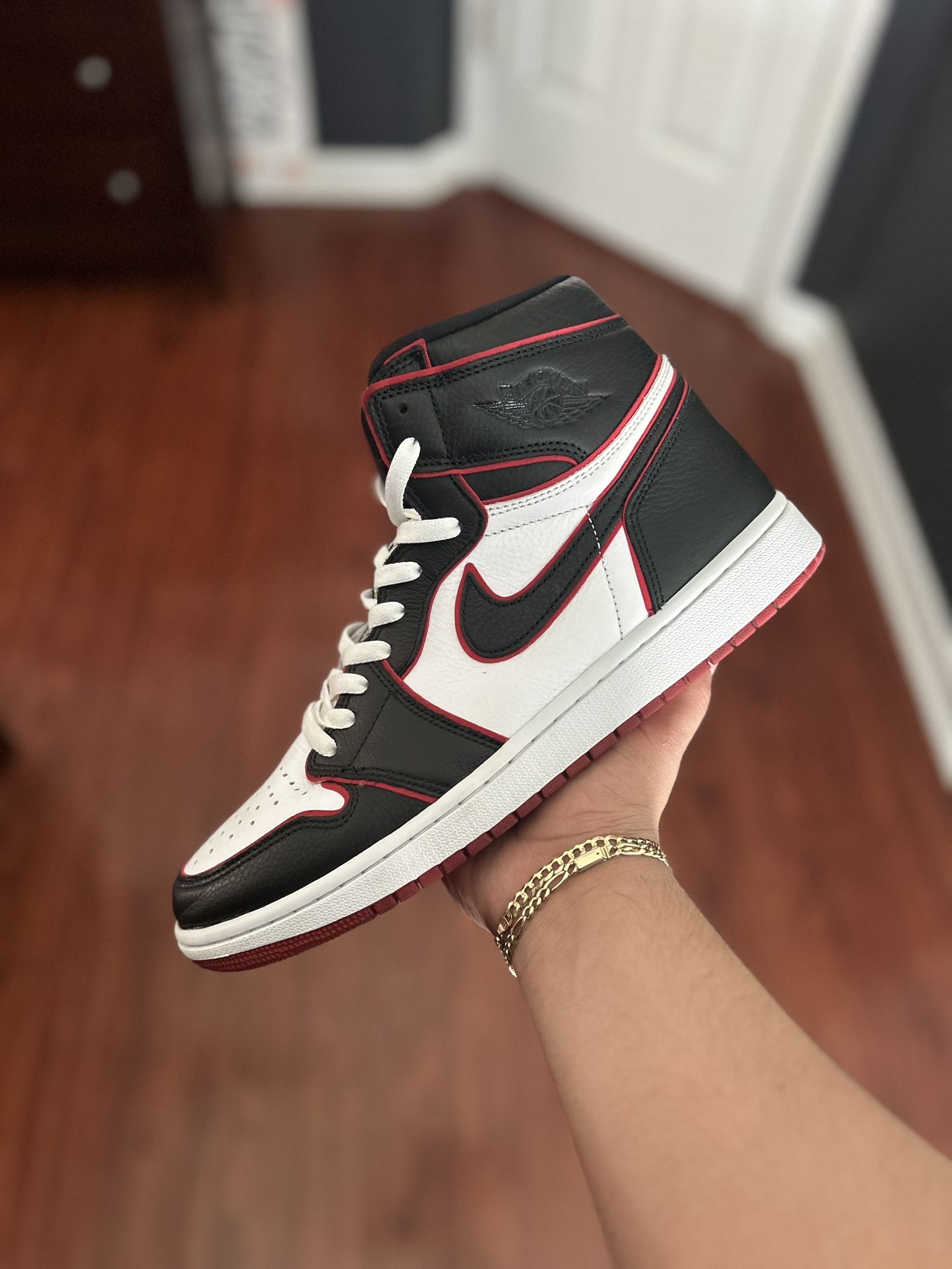 Jordan 1 Bloodline Sz 12 