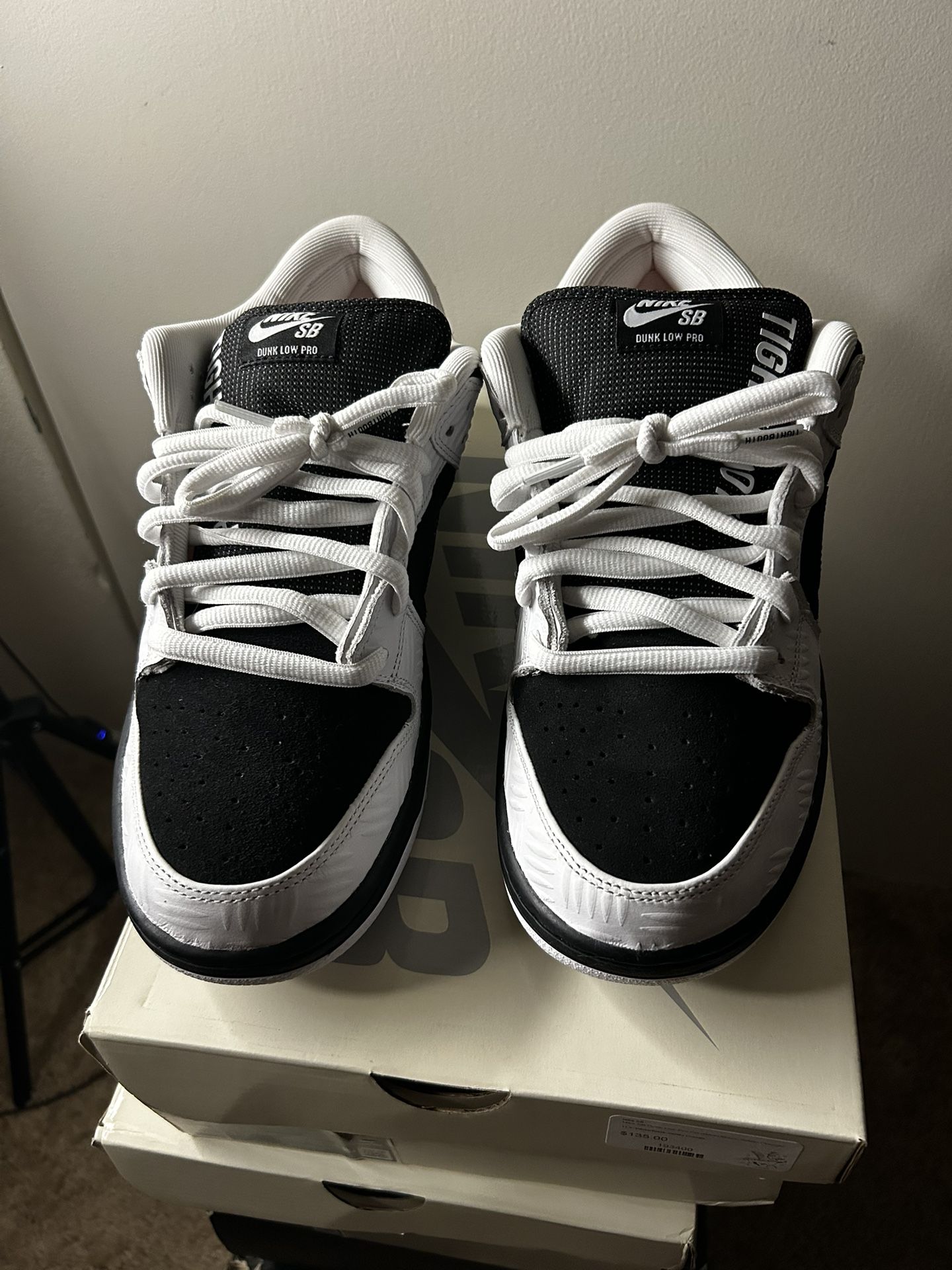 Nike Sb Dunk Low Tightbooth