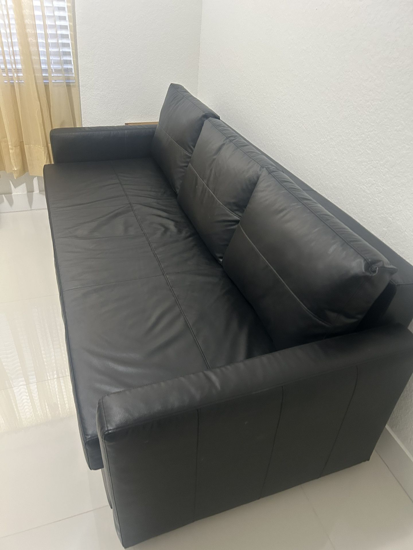 90-inch Black Leather Pull Out Sofa