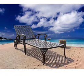 New in box Brown Aluminium Outdoor Lounge Chair Set of 1, Adjustable Lounge Chair with Wheels Suitable for gardens, lawns balconies