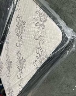 Deluxe brand twin XL set