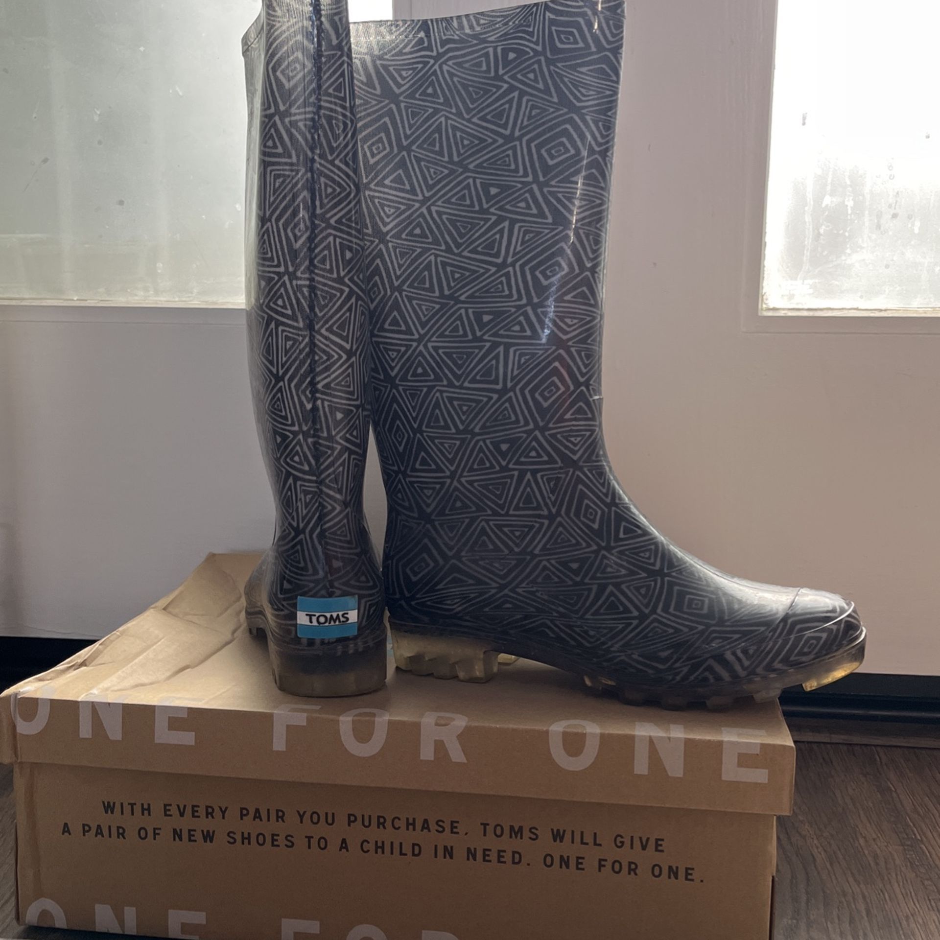TOMS Calf High rain boot