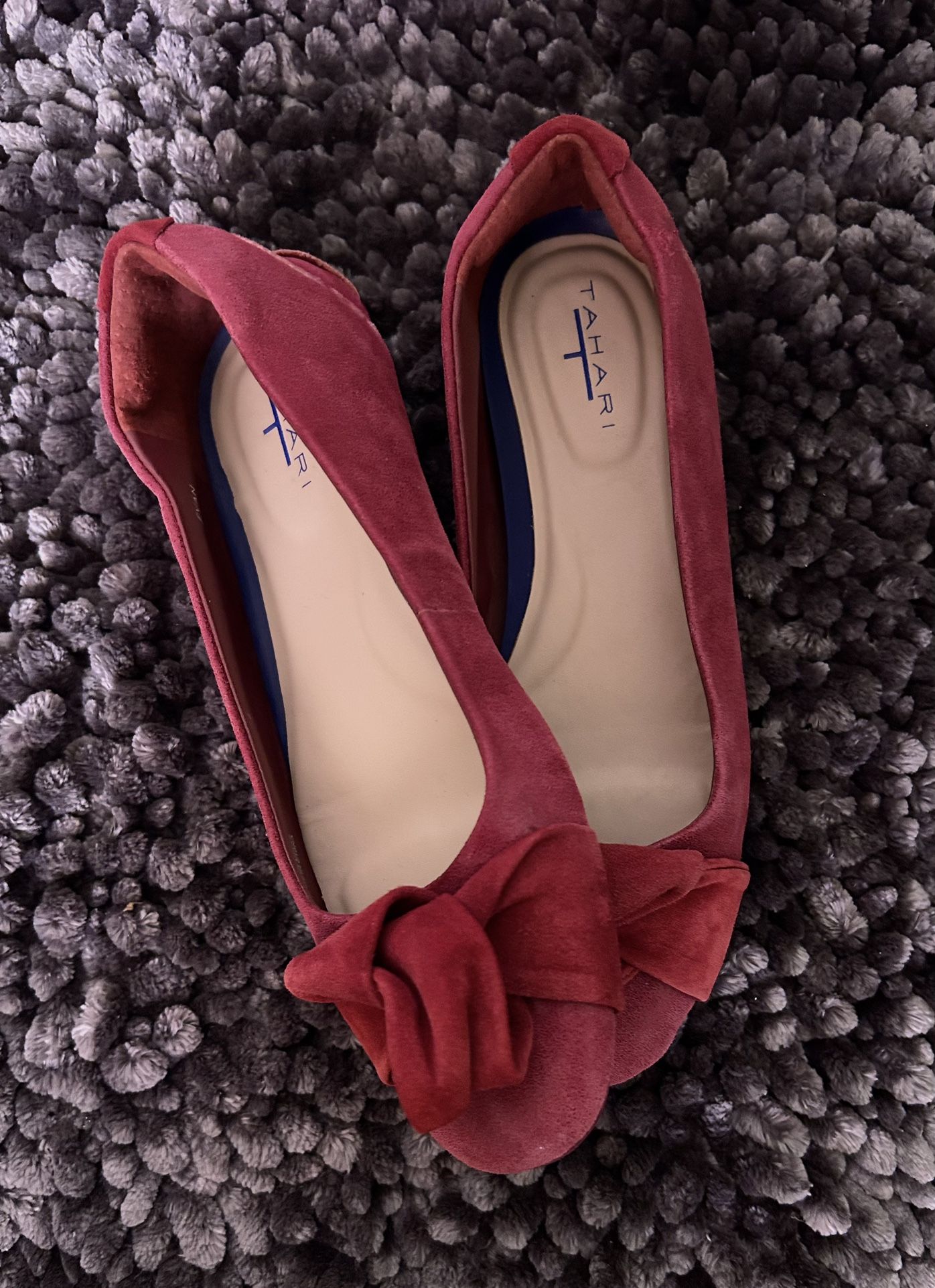 Never Worn Tahari Real Leather Burgundy Slip On Loafers/flats/shoes Size 5