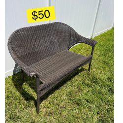 Outdoors patio bench, love seat $50 / banca exterior