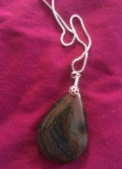 Silver chain with pendant