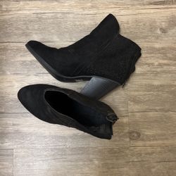 Black Booties 6.5