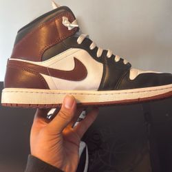 Jordan 1 Mids 