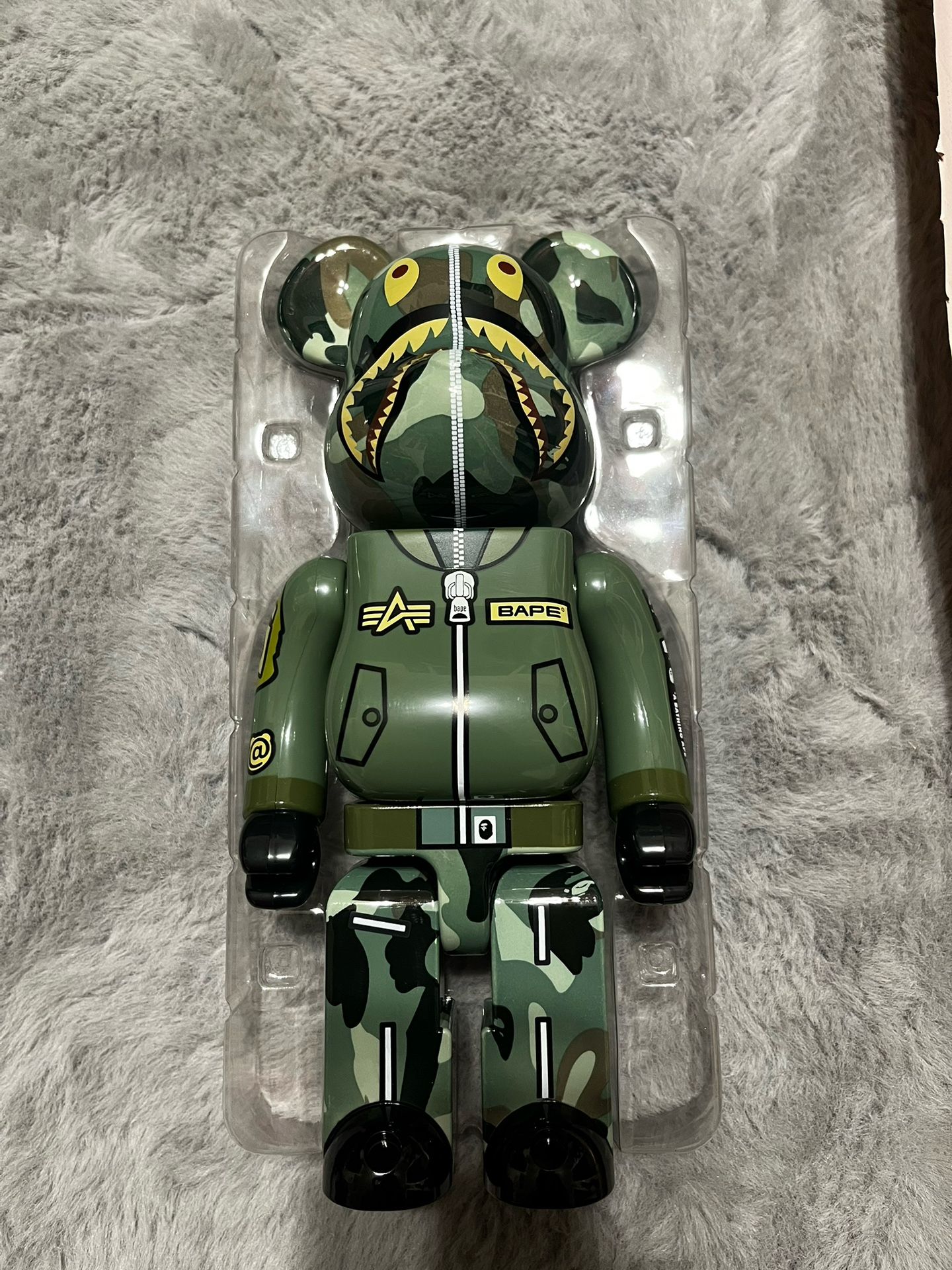 Bape Bearbrick 100% & 400%