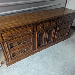 vintage Riverside nine-drawer dresser