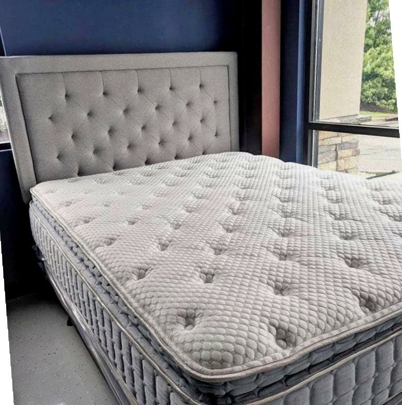 BRAND NEW MATTRESS (still in plastic)