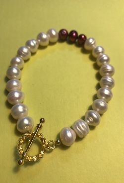 Freshwater pearl bracelet