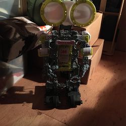 Kids Meccano G15 Robot