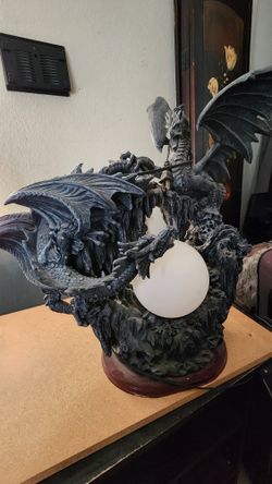 Dragon Lamp / Lámpara De Dragon.