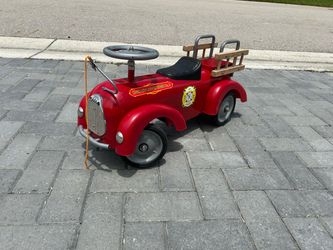 American Retro Deluxe Fire Truck Pedal Car – Engine No. 9