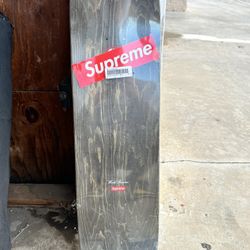 Supreme Skatebaord