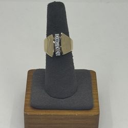 Solid Band Diamond Ring 
