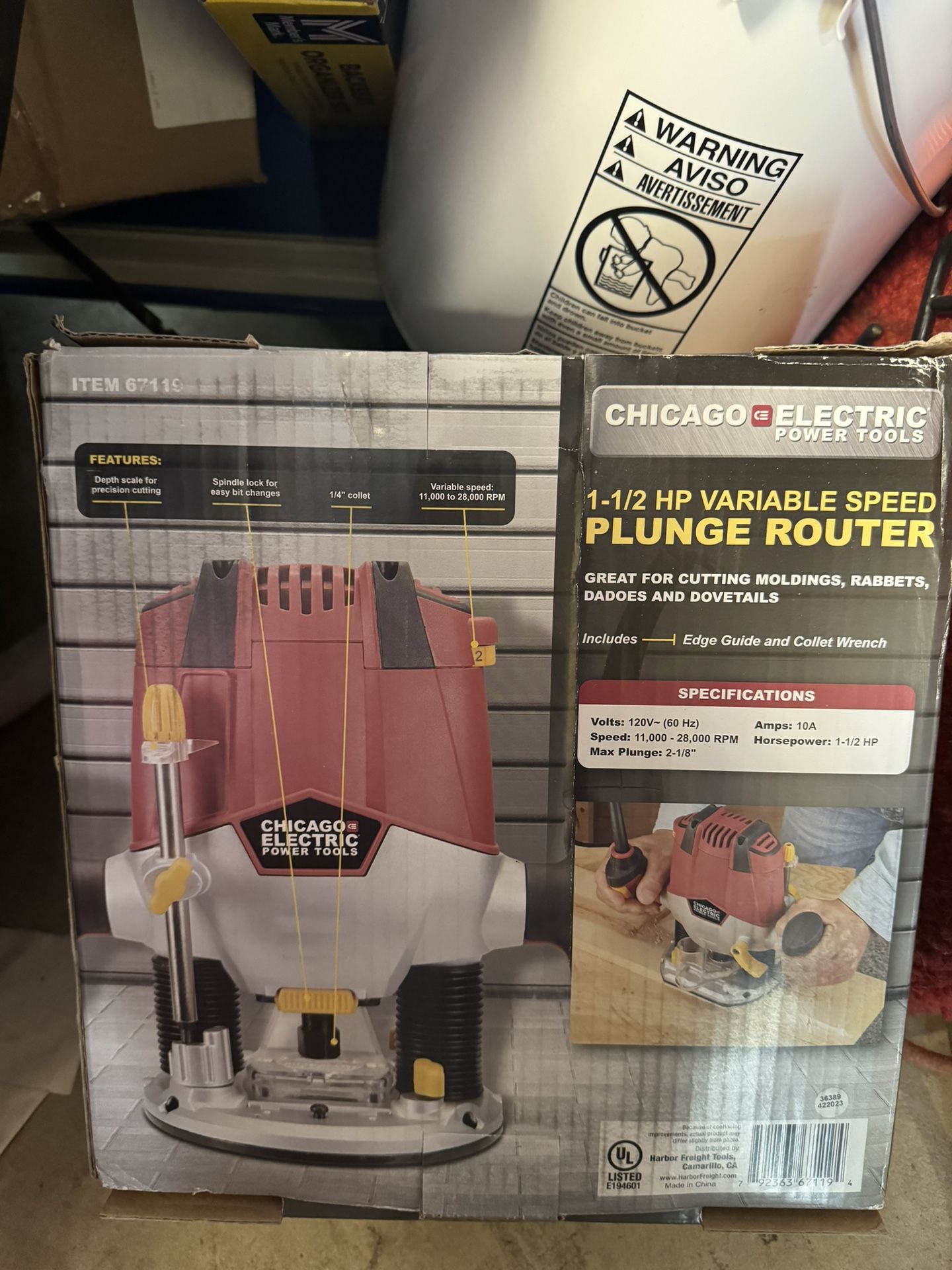 Chicago Electric 1-1/2 HP Variable Speed Plunge Router