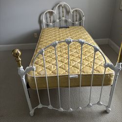 Metal Twin beds