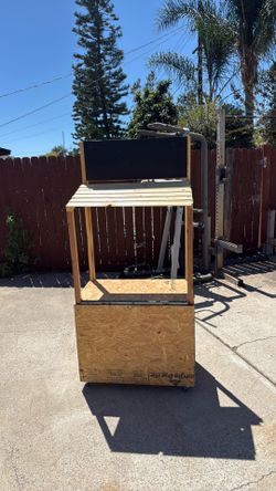 Custom Lemonade Stand