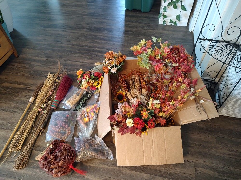 CRAFT ITEMS / DECORATIONS