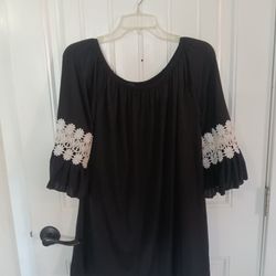 Woman's Shirt Size Extra Large