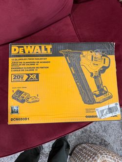 NEW 20V MAX XR Lithium-lon Cordless 2-1/2 in. 15-Gauge Finish Nailer Kit with 2.0Ah Battery, Charger and Contractor Bag