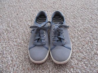 Women's Vionic Brinley Low Top Sneakers Blue Faux Leather Lace Up Casual Size 6