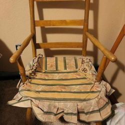 Wooden Sitting Chair