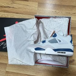 DS Jordan 4 Military Blue Size 12