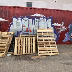 Free wood pallets